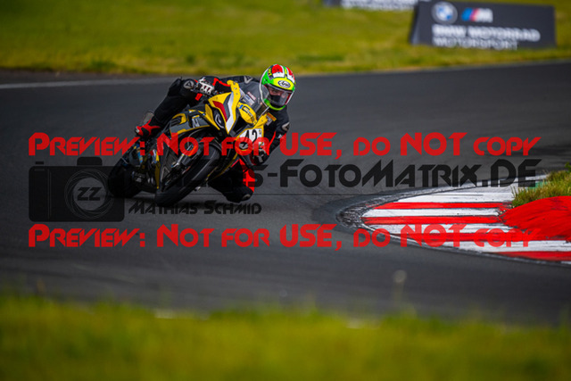 MaZZes_FotoMatrix_220521_1782 | Fotograf Mathias Schmid
Sportfotograf,
Eventfotograf,
Hochzeitsfotograf,
Portraitfotograf