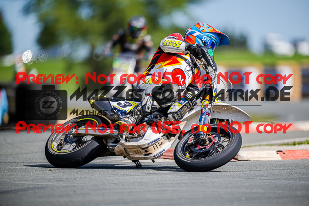 MaZZes_FotoMatrix_220903_3482 | UE40