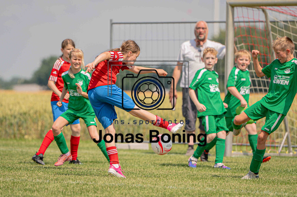 Fußball I E-Junioren I Saison 2025-2026 I OM-Cup Lüsche I Sonntag  I 24179 | jns.sportfotos - Realisiert mit Pictrs.com