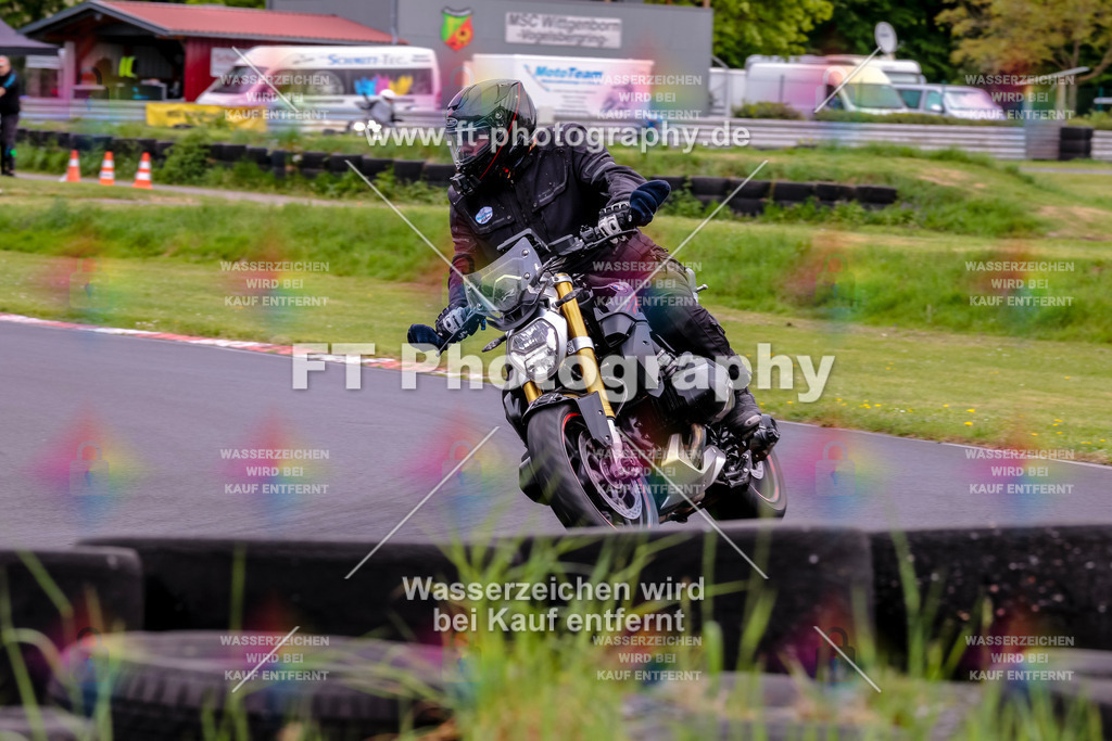 MotoTeamVBK-20495 | Hier findet Ihr Bilder von Touristenfahrten auf der Nürburgring Nordschleife oder von anderen Veranstaltungen die ich besucht habe. Viel Spass beim Durch Schauen 