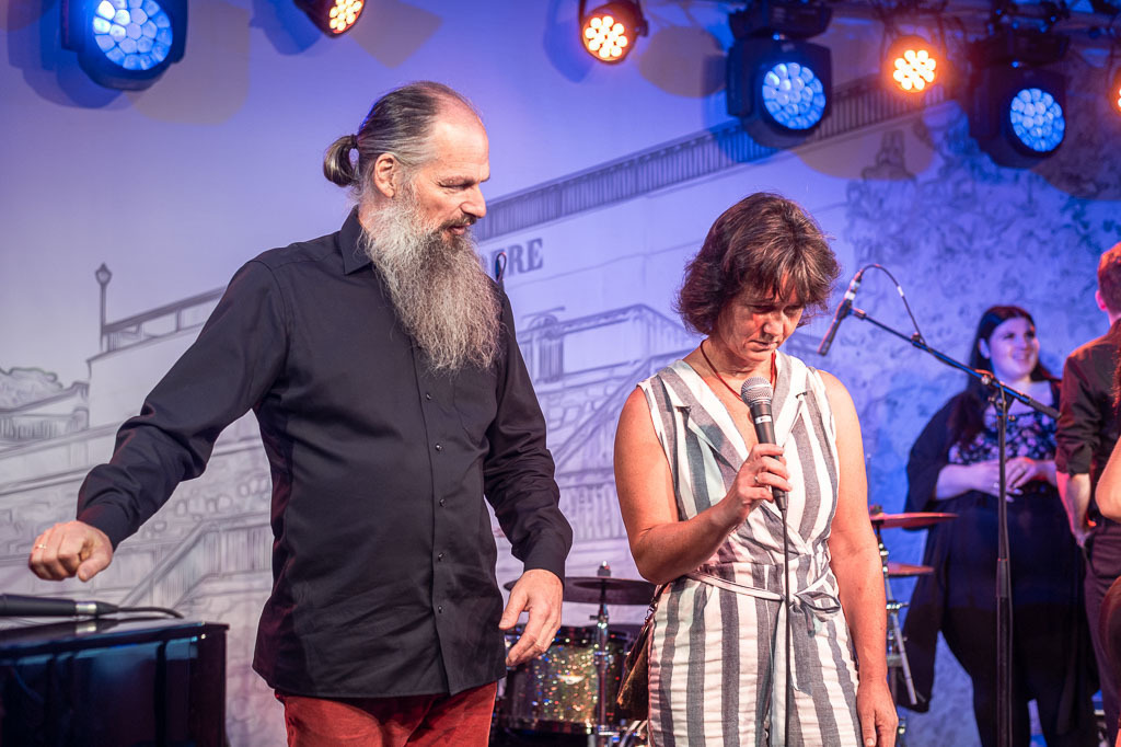 Karaoke mit Liveband | Karaoke mit Forster Family im Forte Belvedere Leisnig zum Festival Hallo Leisnig 2022. - Realisiert mit Pictrs.com