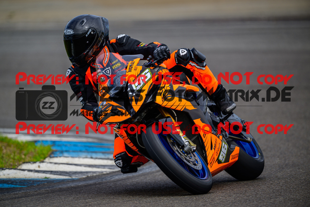 MaZZes_Fotomatrix_20250421_6007705_4494 | WEISS