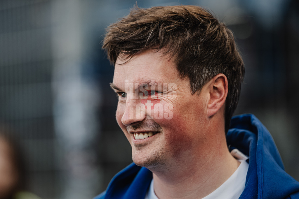 Fußball | Männer | Saison 2024/2025 | 2. Fußball-Bundesliga | 31. Spieltag | Hamburger SV vs. Karlsruher SC | 27.04.2025 | Trainer Merlin Polzin (HSV) vor dem Spiel
