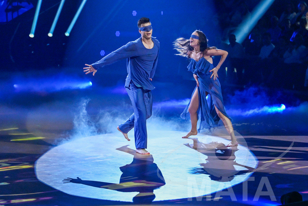 _DW06403 | Profitänzerin Patricija Ionel und Para-Schwimmer Taliso Engel bei der 18. Staffel der RTL-Tanzshow Lets Dance  - Realisiert mit Pictrs.com