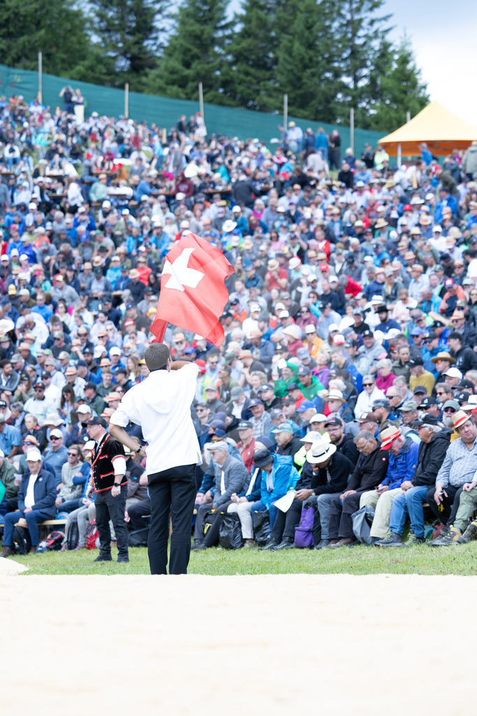 Rigi2025_0684 | Die Schwinger des Schwyzer Kantonalen Schwingerverbandes: Fotos, die Dynamik und Leidenschaft festhalten, sowie emotionale Momente aus dem traditionellen Schwingsport zeigen. - Realisiert mit Pictrs.com