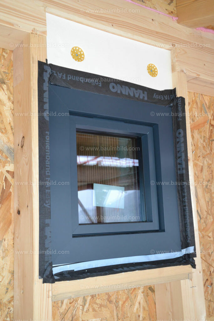 bib-lg14-fenster-0029 | Nach LV-Leistungsgruppen sortierte Detailfotos über den Bau eines Hauses. Alle Hausbau-Bilder direkt vom Urheber und Autor der Website Haus-Selber-Bauen.com