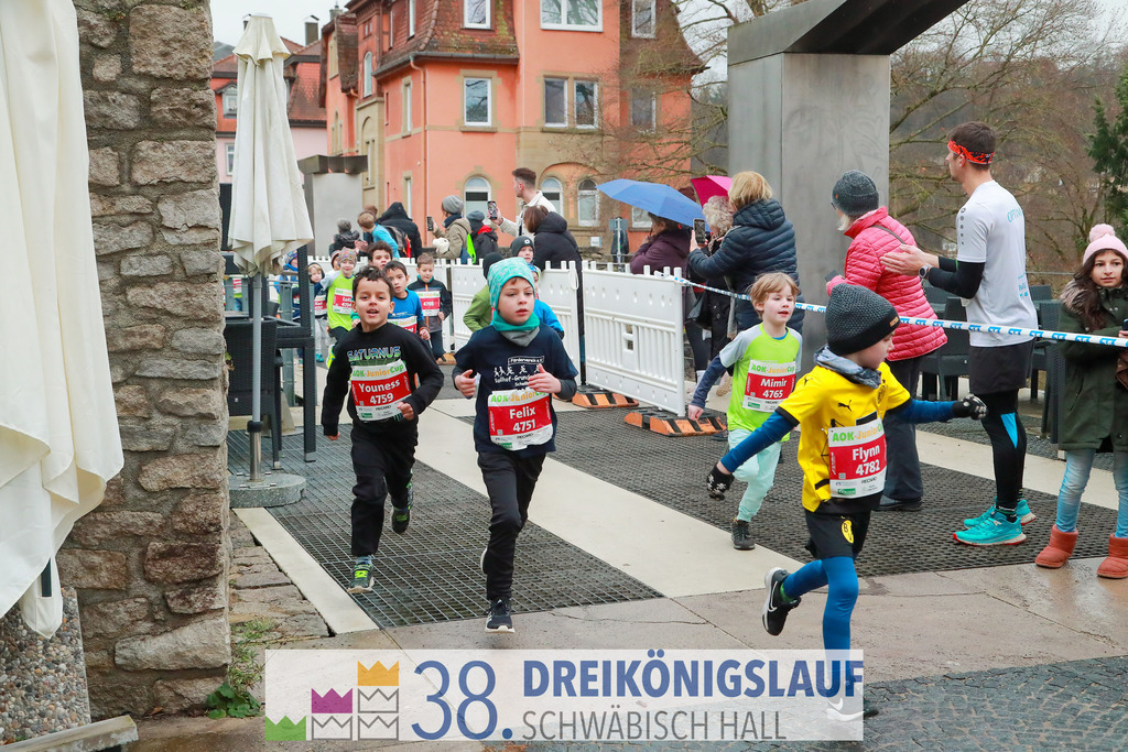 400m AOK Junior Cup | 3 Koenigslauf 2024 400m AOK Junior Cup - Realisiert mit Pictrs.com