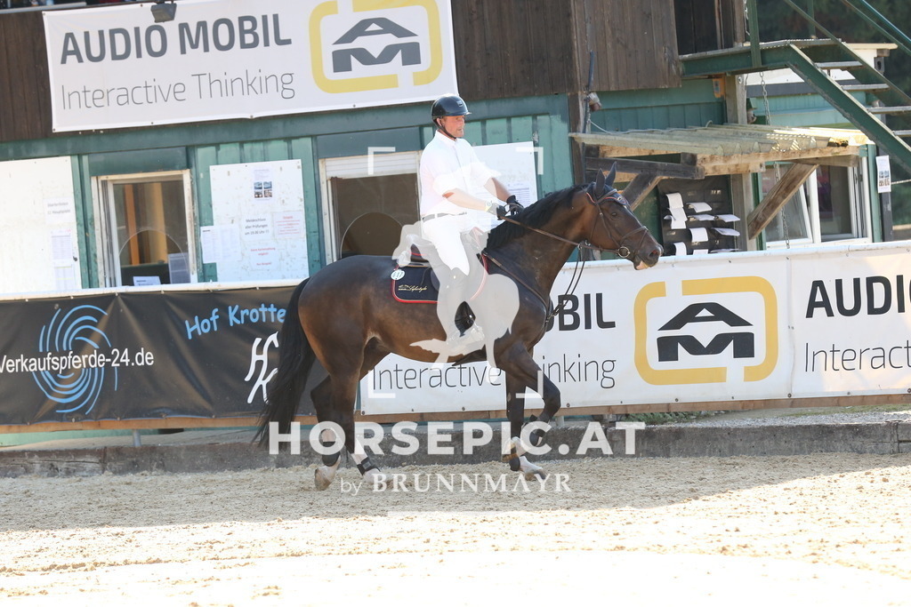 DL2Q5076 | Willkommen bei Brunnmayr - Design & Fotografie – Ihrem Spezialisten für Reitturniere und Pferdeveranstaltungen in Oberösterreich, Salzburg und Bayern! Seit über 17 Jahren sind wir leidenschaftlich dabei.