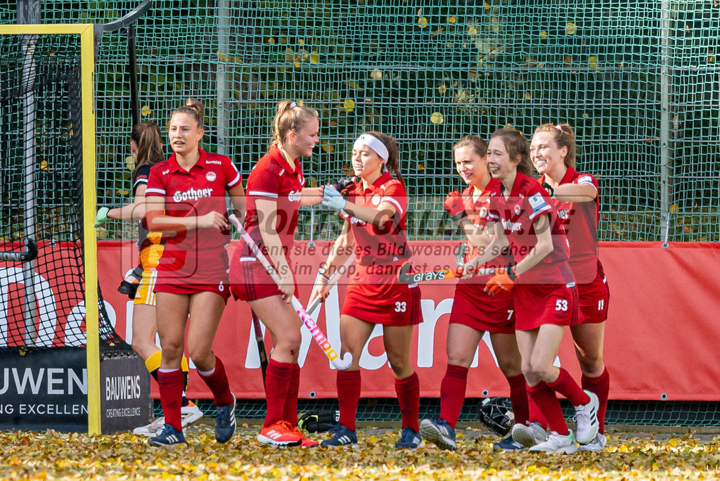 SFE_20221008_0068 | 1. Bundesliga Hockey Damen Rot-Weiss Köln - Harvestehuder THC am 08.10.2022 in Köln (KTHC Stadion Rot-Weiss Köln Tennis and Hockey Club), Photo: Stephan Fehrmann 2022 (Sports-Gallery) ,Nike Lorenz ( Rot-Weiss Köln #11 ) ,Lea Thomas ( Rot-Weiss Köln #35 )