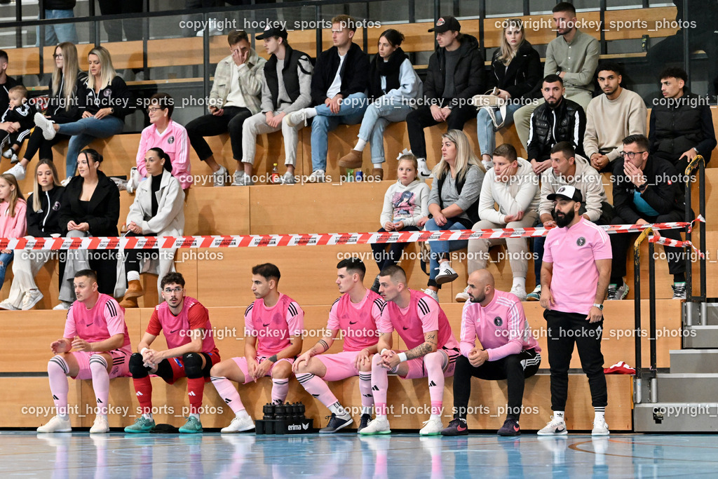 Carinthia Flamengo Futsal Club vs. LPSV-K | Spielerbank Carinthia Flamengo, #22 Philip Luschin Carinthia Flamengo, #72 Armin Kahvedzic Carinthia Flamengo, #24 Zoran Vukovic Carinthia Flamengo,  Asisstentcoach Carinthia Flamengo Elvis Vrbic, Headcoach Carinthia Flamengo Ugur Koc, #21 Robert Dimitrov Carinthia Flamengo, Carinthia Flamengo Futsal Club vs. LPSV-K, Carinthia Flamengo Futsal Club vs. LPSV-K am 03.11.2024 in Klagenfurt (Ballspielhalle Viktring), Austria, (Photo by Bernd Stefan)