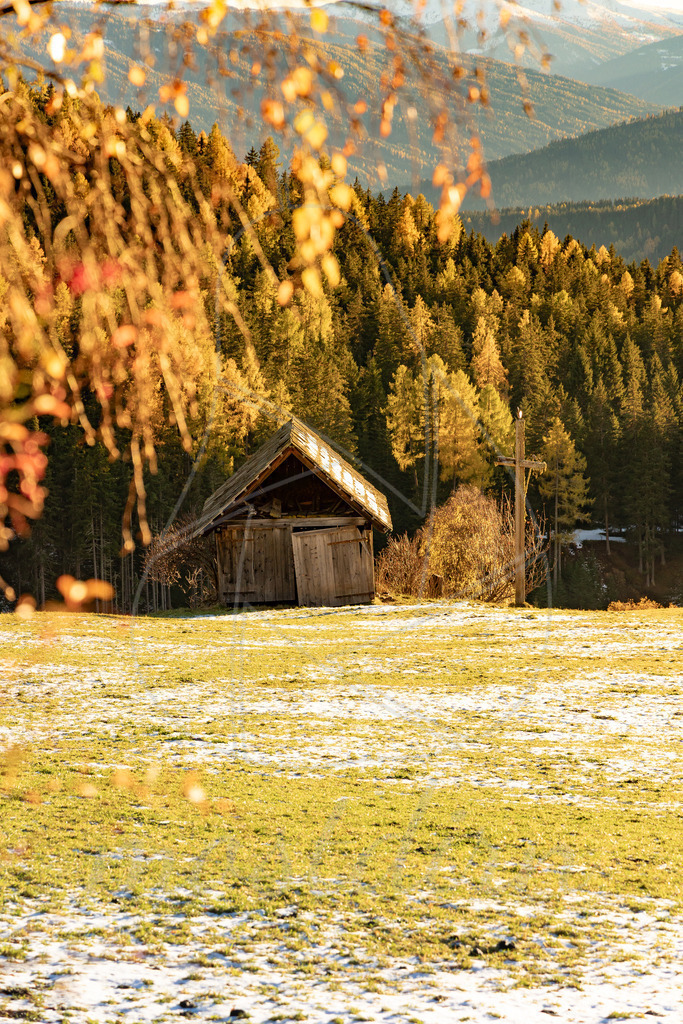 Die Hütte im Herbstkleid | Ihre Fotografin im Lungau, ihre Fotografin im Mostviertel, Wandbilder Onlineshop, Imagefotos für Ihr Unternehmen,  - Realisiert mit Pictrs.com