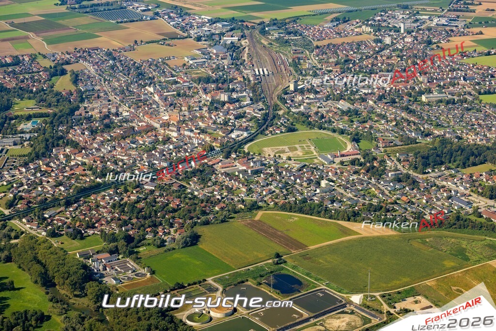 Das Luftbild zeigt :  Plattling - Die Luftaufnahme wurde 2023 vom UL-Flugzeug aus erstellt ( keine Drohne ) - Hochauflösende Luftaufnahme - Für grossformatige Ausdrucke geeignet. Die Geschenkidee !Mit Lizenz und Bildrechte bestellbar