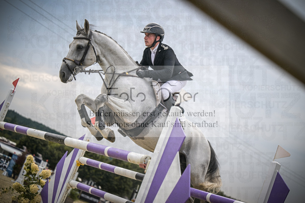 DOS_2344 | Entdecke hochwertige Reitturnierfotos von Foto Oger. Professionell, emotional und authentisch – jetzt Lieblingsmomente im Shop bestellen.Deutschlandweite Turnierfotografie. - Realisiert mit Pictrs.com