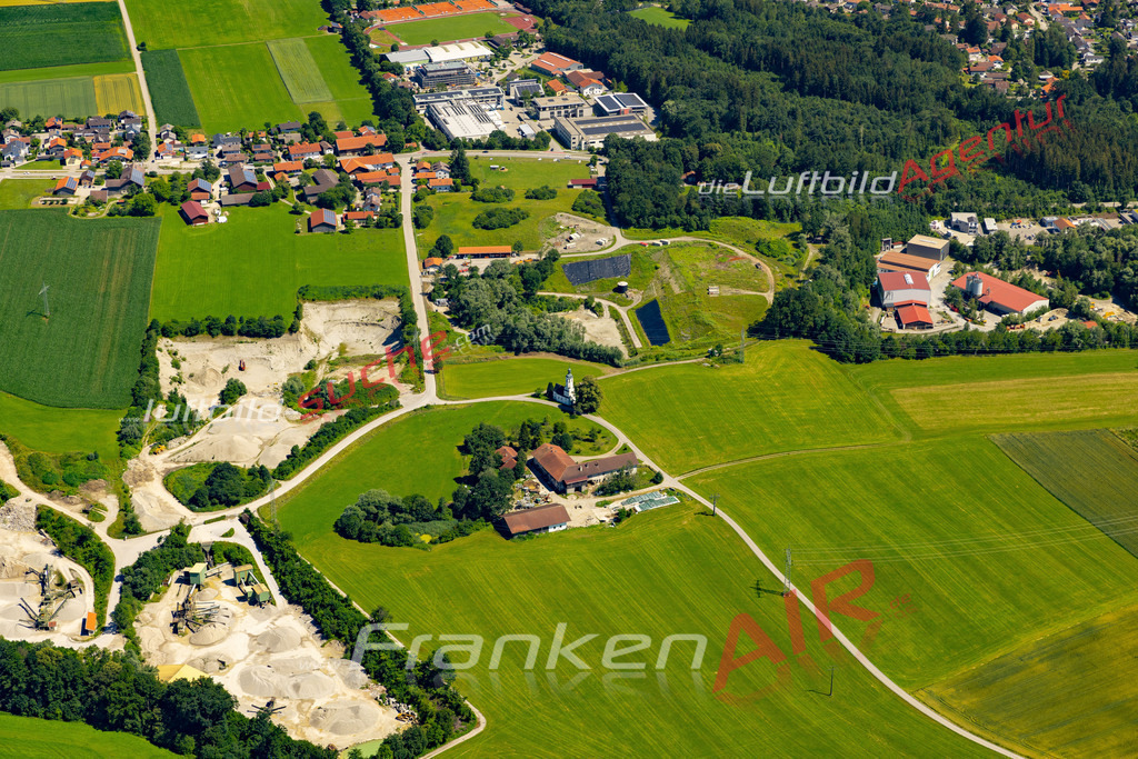 waldering-stephanskirchen-luftbild-2022-4328 | Aktuelles Luftbild von Waldering Stephanskirchen - Die Luftaufnahme wurde 2022 mittels UL-Flugzeug erstellt ( keine Drohne ) - hochauflösende Kamera-Systeme von  Canon -
Beste Qualität - Für grossformatige Ausdrucke geeignet. Die Geschenkidee !