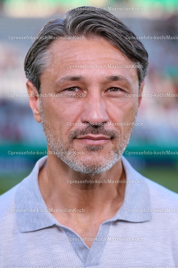 DFB18082501247 | 2025.08.18, Fußball, 1.Runde DFB-Pokal, Rot-Weiss Essen - Borussia Dortmund, Stadion Hafenstraße, Saison 2025 2026: Cheftrainer Niko Kovac (BVB #hc)  DFB regulations prohibit any use of photographs as image sequences and or quasi-video.