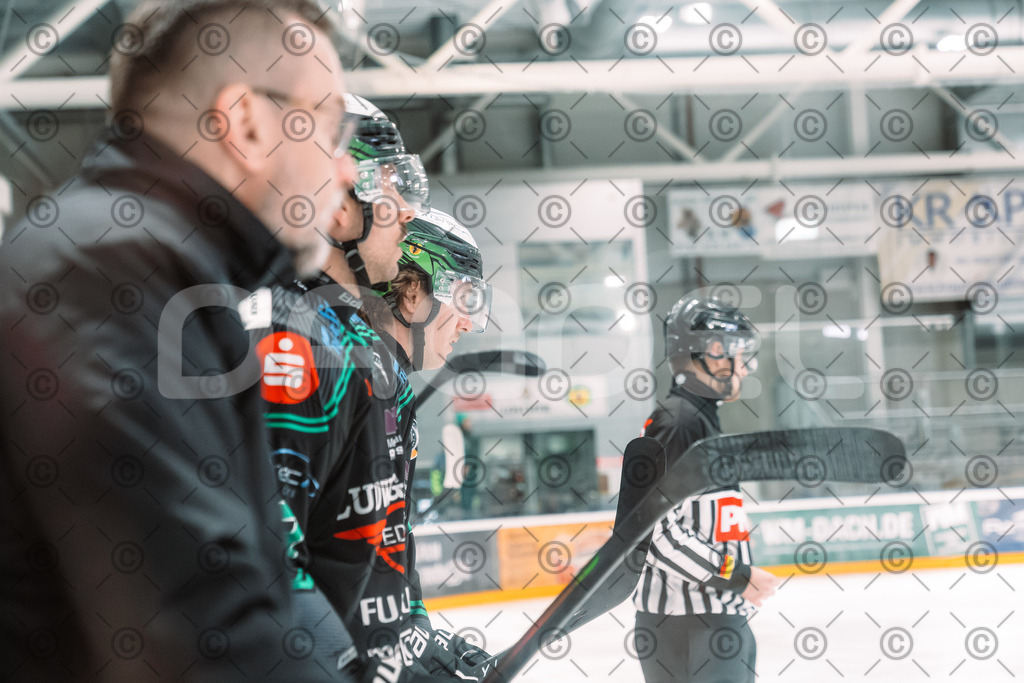 Alligators_vs_Peiting_25_11_2025-28 | Höchstadt Alligators Fotogalerie: Eishockey-Action aus Franken. Professionelle Spielfotos, Portraits & Stadionbilder zum Download. Jetzt entdecken! - Realisiert mit Pictrs.com