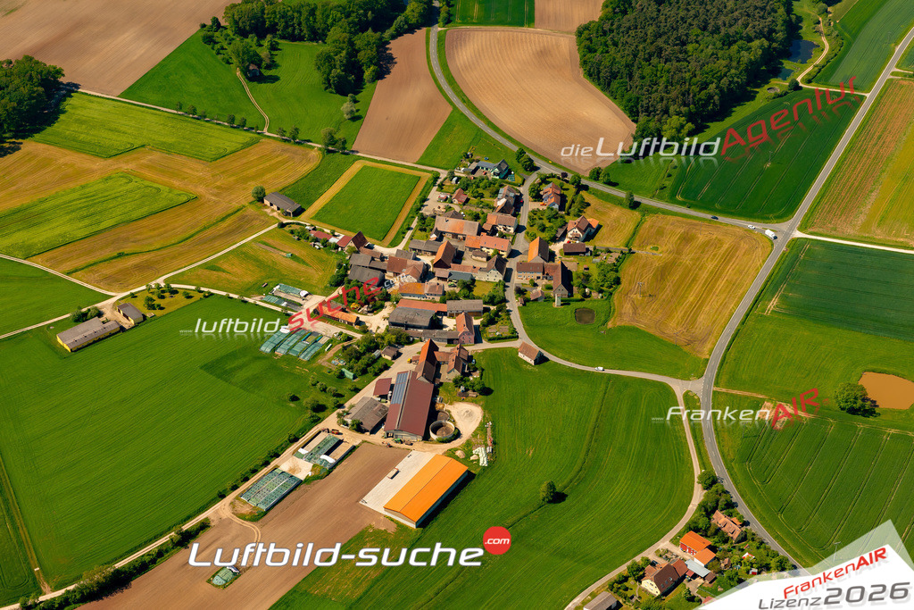 Das Luftbild zeigt : Ebersbach Wilhelmsdorf - Die Luftaufnahme wurde 2024 vom UL-Flugzeug aus erstellt ( keine Drohne ) - Hochauflösende Luftaufnahme - Für grossformatige Ausdrucke geeignet. Die Geschenkidee !Mit Lizenz und Bildrechte bestellbar