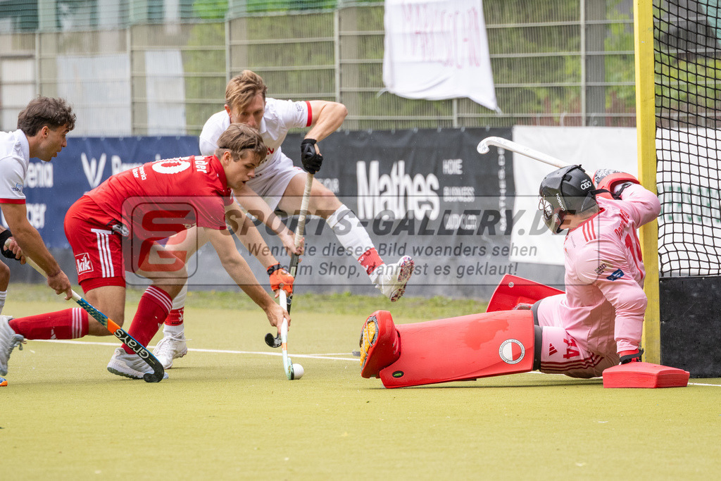 SFE_20250524_0035 | Köln, Deutschland, 24.05.2025:  Hockey 1. Bundesliga Herren Rot-Weiss Köln - Mannheimer THC im KTHC Stadion Rot-Weiss Köln Tennis and Hockey Club am 24.05.2025 in Köln, Deutschland. (Foto von Stephan Fehrmann)Köln, Germany, 24.05.2025: Hockey 1. Bundesliga Herren Rot-Weiss Köln - Mannheimer THC in KTHC Stadion Rot-Weiss Köln Tennis and Hockey Club at 24.05.2025 in Köln, Deutschland. (Foto from Stephan Fehrmann)