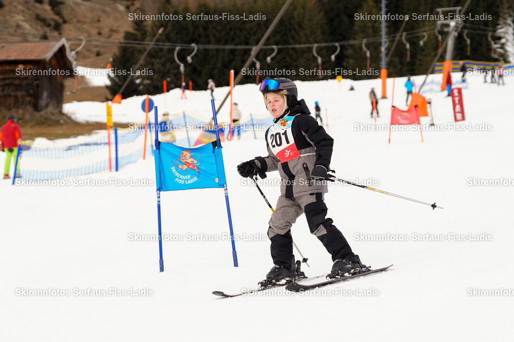 SRF_02.01.2026_0255 | Skirennfotos,Serfaus,Fiss,Ladis,Kinderskirennen,Winter,Tirol,Oberland,skirace,SFL,feelfree,weil wir's genießen,ski,Ski,skifahren,Sonnenplateau, - Realisiert mit Pictrs.com