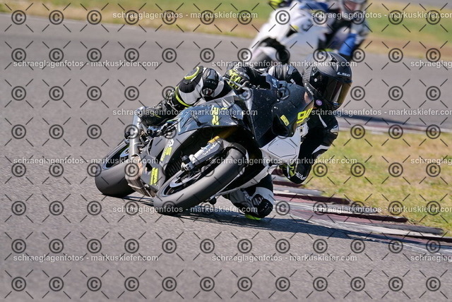 26bt05-0419 | markuskiefer.com - Realisiert mit Pictrs.com
