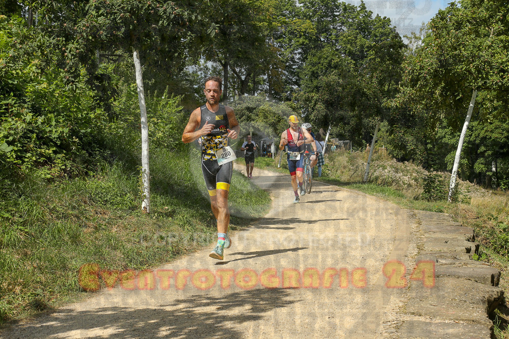 250824_1332_EX1_2714 | Sportfotografie im Rhein-Sieg Kreis, Köln, Bonn, NRW, Rheinland Pfalz, Hessen, etc. Unser Tätigkeitsfeld umfasst den Laufsport vom Volkslauf über den Marathon, Duathlon, Triathon bis zum Ultralauf wie Kölnpfad Ultra oder Schindertrail.