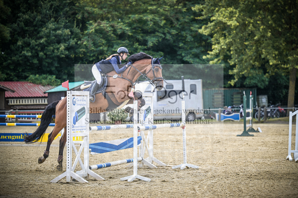 DOS_3264 | Entdecke hochwertige Reitturnierfotos von Foto Oger. Professionell, emotional und authentisch – jetzt Lieblingsmomente im Shop bestellen.Deutschlandweite Turnierfotografie. - Realisiert mit Pictrs.com