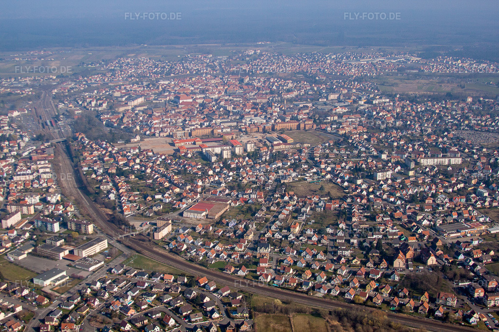 Luftbild: Ortsansicht in Haguenau im Bundesland Bas-Rhin in Frankreich. Foto: IMG_62841.jpg vom 09.03.2014 durch Werner Riehm/FLY-FOTO.de