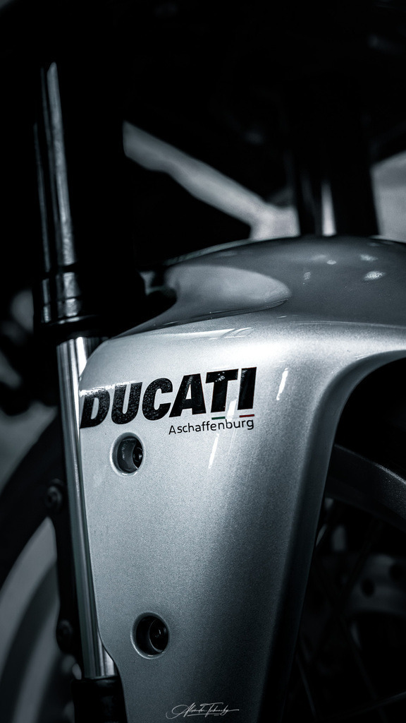 Ducati Scramber Formula 73 | Entdecken Sie die faszinierende Welt von Alexander Tschuncky Arts: Kreative Fotografie, atemberaubende Automobilkunst und hochwertiger Bilderdruck. Lassen Sie sich inspirieren! - Realisiert mit Pictrs.com