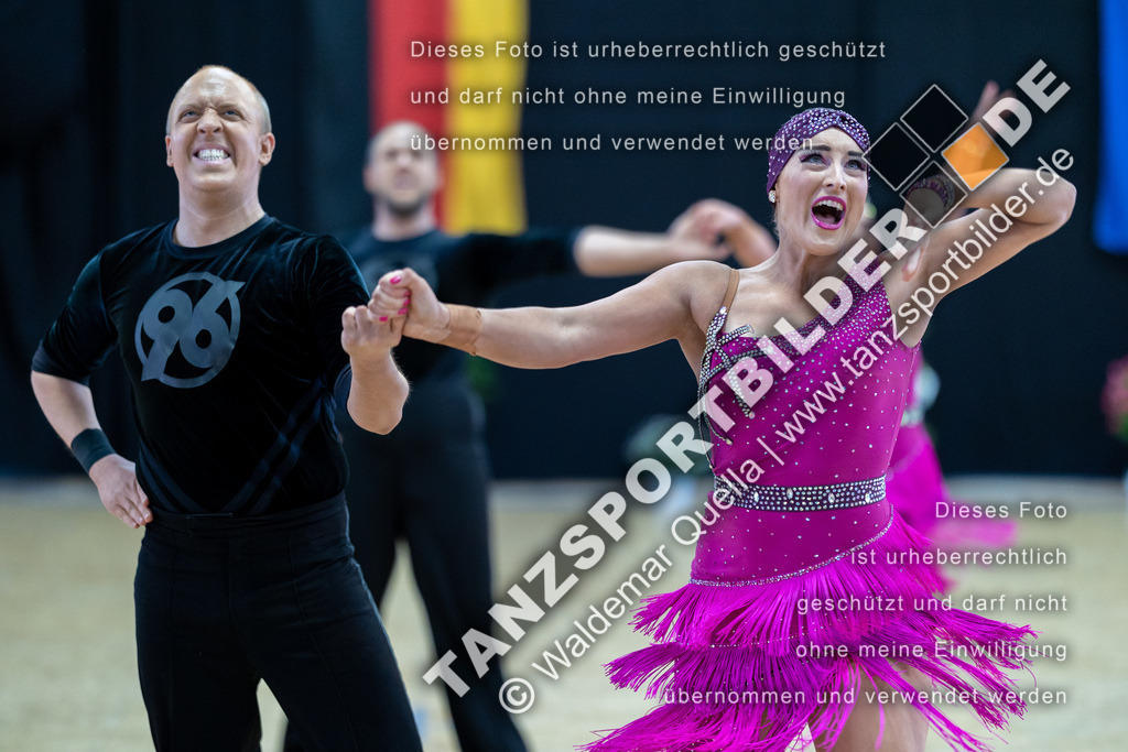 20230423-00113 | Hier finden Sie Tanz Bilder vom Latein und Standard Formationen tanzen. Sportbilder vom Tanzsport. Schöne Fotos und von Weltmeisterschaft, Europameisterschaft, Bundesliga, Regionalliga, Oberliga und Landesliga sowie von GOC Stuttgart, DanceComp, WM Bremen
