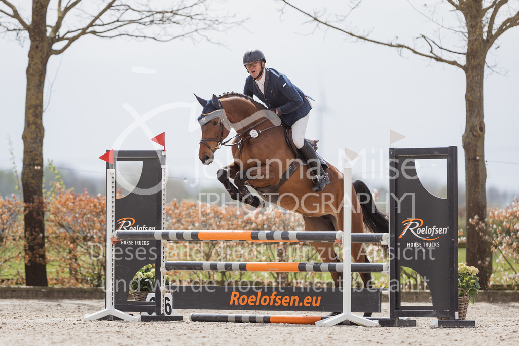 230425_Lemwerder_SprPf-A2St-322 | Deine schönsten Turniermomente als professionelle Fotos! Entdecke hochwertige Pferdesport-Fotografie im Online-Shop. Jetzt Fotos finden & bestellen!