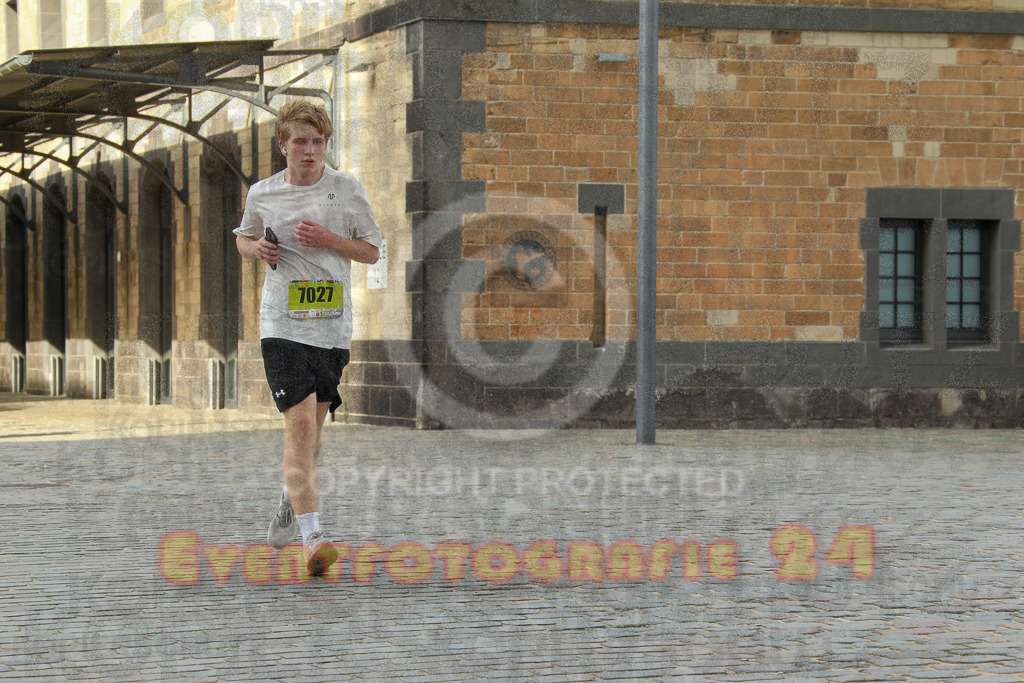 250920_1533_EV4_9134 | Sportfotografie im Rhein-Sieg Kreis, Köln, Bonn, NRW, Rheinland Pfalz, Hessen, etc. Unser Tätigkeitsfeld umfasst den Laufsport vom Volkslauf über den Marathon, Duathlon, Triathon bis zum Ultralauf wie Kölnpfad Ultra oder Schindertrail.