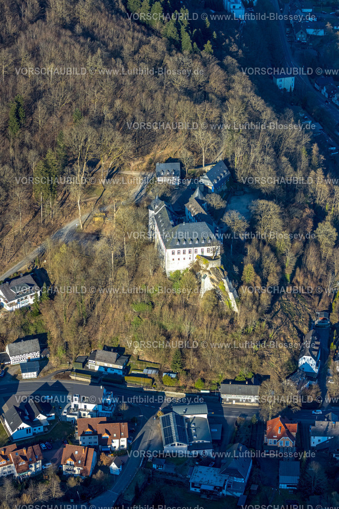 Lennestadt250309807BurgBilstein | Luftbild, Burg Bilstein, Jugendherberge und historische Sehenswürdigkeit, Bilstein, Lennestadt, Sauerland, Nordrhein-Westfalen, Deutschland