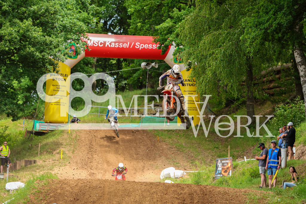 5E6A4285 | 989 MEDIAWORK