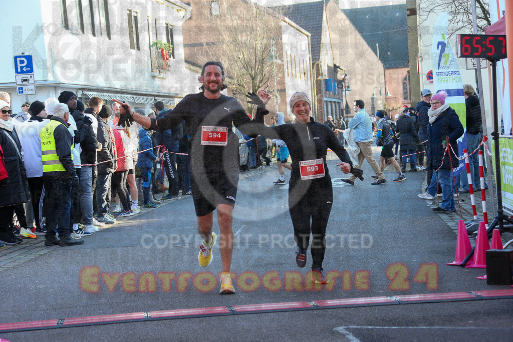 241201_1242_EX1_3150 | Sportfotografie im Rhein-Sieg Kreis, Köln, Bonn, NRW, Rheinland Pfalz, Hessen, etc. Unser Tätigkeitsfeld umfasst den Laufsport vom Volkslauf über den Marathon, Duathlon, Triathon bis zum Ultralauf wie Kölnpfad Ultra oder Schindertrail.