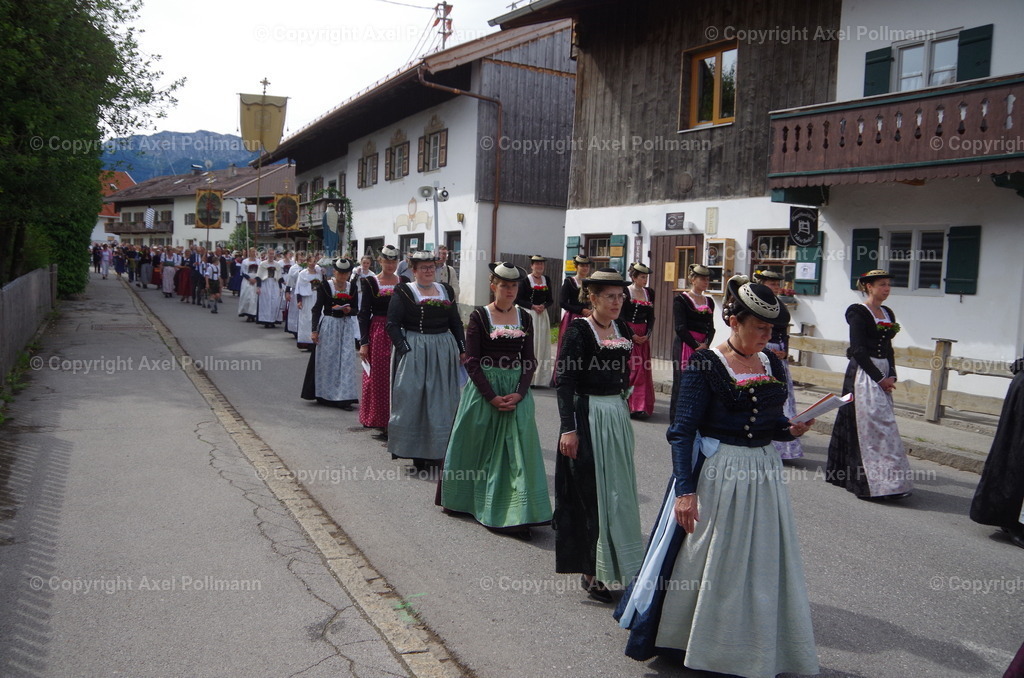 IMGP5294 | fotografiert von Axel PollmannLeonhardi Wallfahrt Benediktbeuern und Murnau, Fronleichnam, Fasching, Landschaft im Loisachtal und Benediktbeuern  - Realisiert mit Pictrs.com