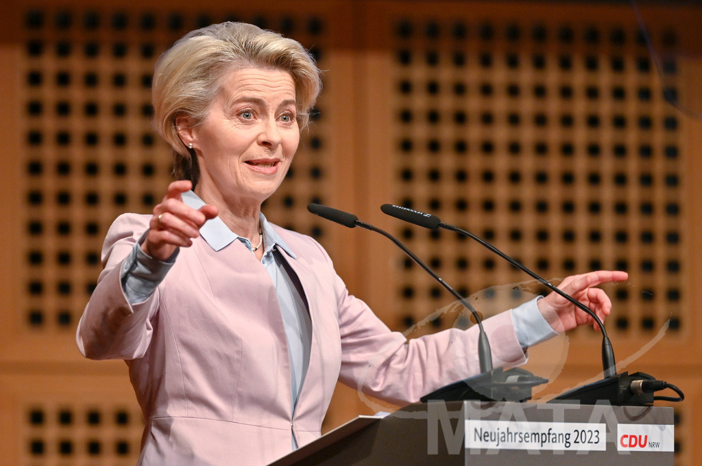_DWI0815 | Politikerin Ursula von der Leyen beim CDU-NRW Neujahrsempfang in Düsseldorf. Düsseldorf, 28.01.2023 - Realisiert mit Pictrs.com