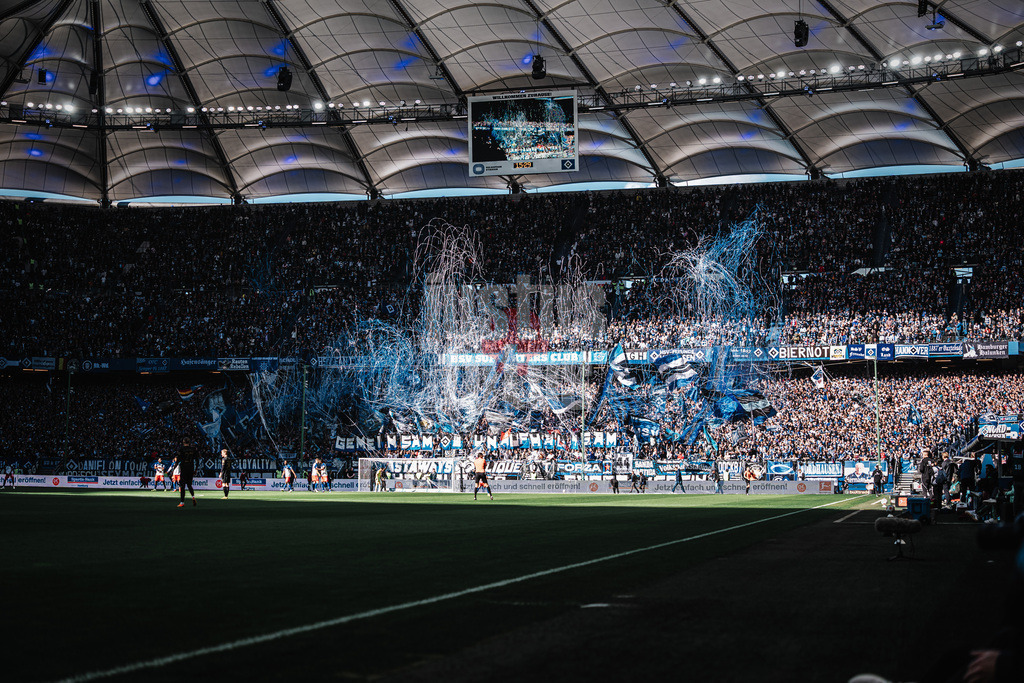Fußball | Männer | Saison 2025/2026 | 1. Fußball-Bundesliga | 28. Spieltag | Hamburger SV vs. FC Augsburg | 04.04.2026 | Choreo der HSV Fans zu Spielbeginn mit Konfetti Gemeinsam Unaufhaltsam