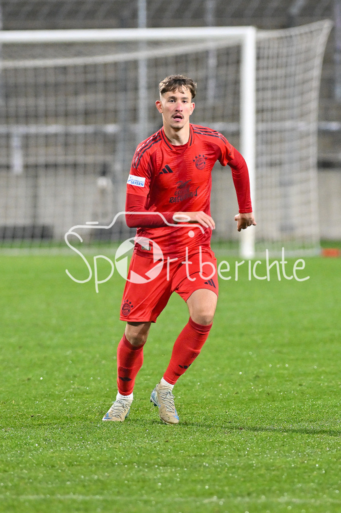 FC Bayern Amateure - SpVgg Greuther Fürth II | im Bild Gabriel MARUSIC (FC Bayern München II #15) / Freisteller / Einzelfoto / Regionalliga Bayern: FC Bayern Muenchen II - SpVgg Greuther Fuerth II, Gruenwalder Stadion am am 29.10.2024