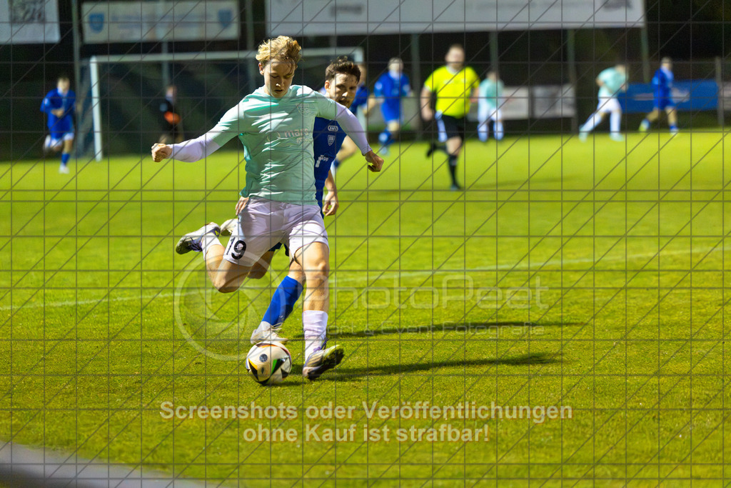 20261015_201636_0179_(c)_by_PhotoPeet | #,TSG Salach (türkis) vs. VfB Neuffen (blau), Fußball, Bezirksliga - Bezirk Neckar/Fils, 08. Spieltag, Saison 2026/2027, Rasensportplatz, Staufenecker Straße, 73084 Salach, 15.10.2026 - 19:30 Uhr,Foto: PhotoPeet / Sport- &amp; Eventfotografie / Peter Harich