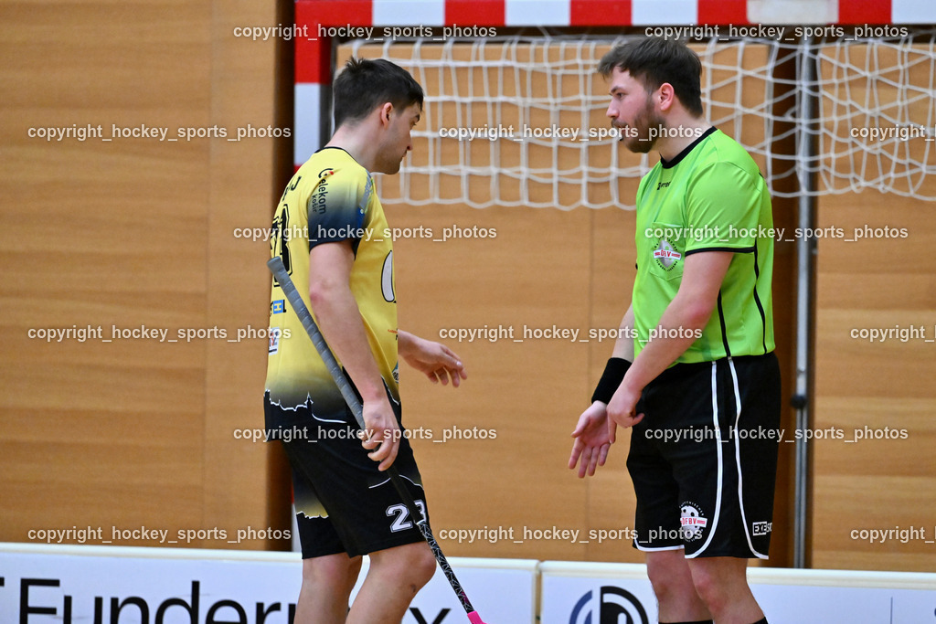 VSV Unihockey  vs. FBK Loka  | #23 Gašper Egart FBK Loka, Grabner Tobias Referee, VSV Unihockey  vs. FBK Loka , VSV Unihockey  vs. FBK Loka  am 25.01.2026 in Villach (Ballspielhalle St. Martin), Austria, (Photo by Bernd Stefan)