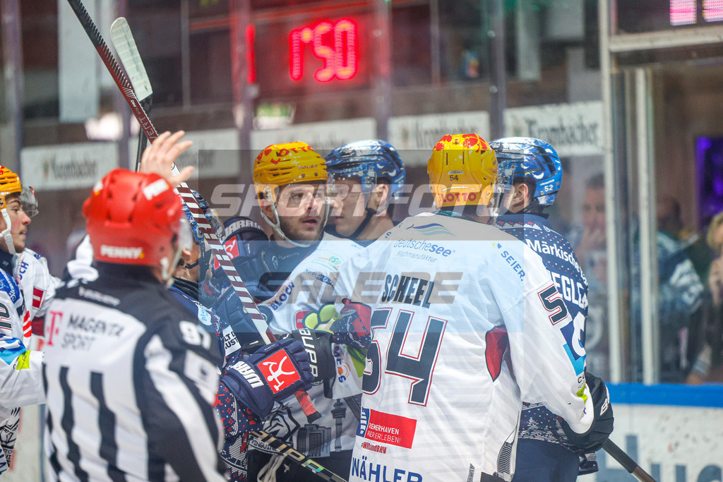 Iserlohn Roosters - Fischtown Pinguins Bremerhaven | 
DEL: Iserlohn Roosters - Fischtown Pinguins Bremerhaven - Realisiert mit Pictrs.com
