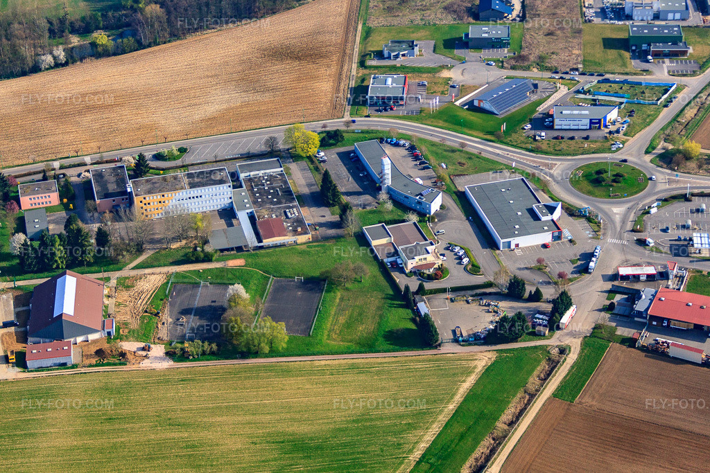 Aerial view: Center de Secours de Soultz sous foret and Marché aux Affaires Soultz sous Forêts in Soultz-sous-Forêts in the state Bas-Rhin, France. – Photo: IMG_63807.jpg taken on 03/30/2014 by Werner Riehm/FLY-FOTO.com – Resolution of the original: 4523 x 3015 px – Marché Aux AffairesTout pour vous plaire 