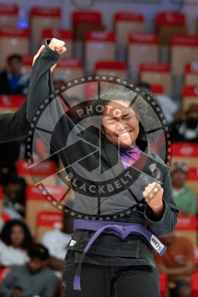20231109PBB6782 | Fighters compete during the AJP World Professional Championship in the Mubadala Arena in Abu Dhabi, Arab United Emirates, on November 9, 2023.