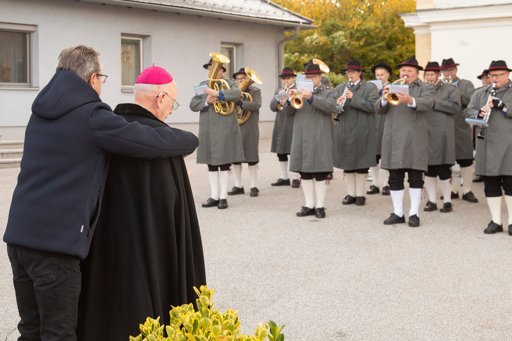 Festmesse-008 | Fotodoku der Festmesse anläßlich der Seligsprechung von Maria Theresia LEDOCHOWSKA 1975, zelebriert von Altbischof DDr. Klaus Küng und Pfarrer Mag. Zenon PAJAK in der Pfarrkirche Loosdorf. 