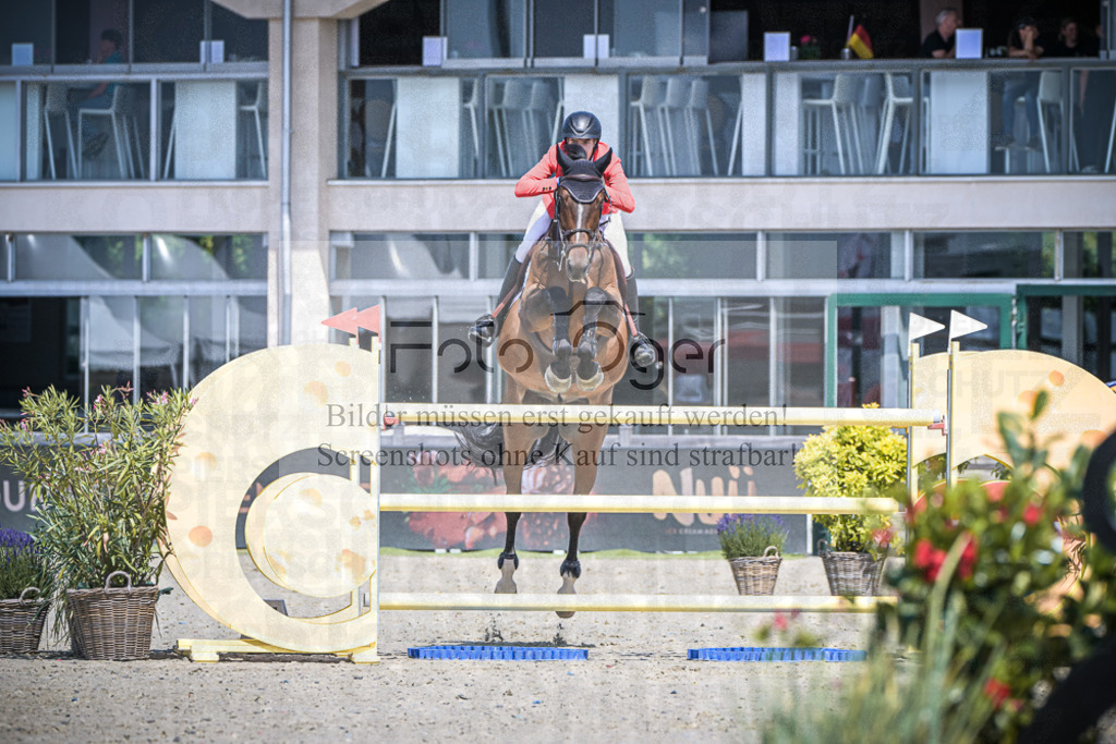 DOS_5411 | Entdecke hochwertige Reitturnierfotos von Foto Oger. Professionell, emotional und authentisch – jetzt Lieblingsmomente im Shop bestellen.Deutschlandweite Turnierfotografie. - Realisiert mit Pictrs.com