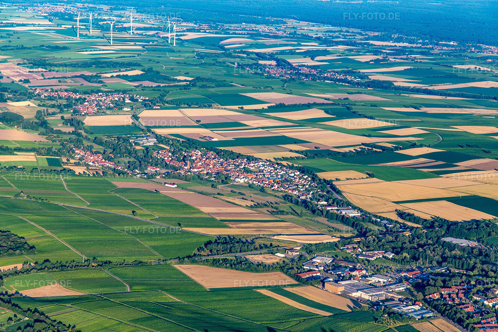 Luftbild: Ortsansicht von Nordwesten im Ortsteil Kapellen in Kapellen-Drusweiler im Bundesland Rheinland-Pfalz in Deutschland. Foto: IMG_142376.jpg vom 08.07.2024 durch Werner Riehm/FLY-FOTO.de