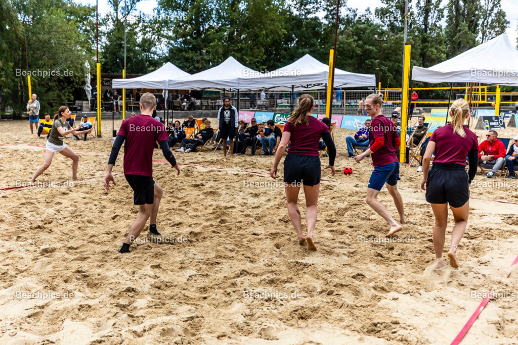 2025-200079686-Strandvölkerball-WM_1 |  23.08.2025; Berlin Foto: Gerold Rebsch - www.beachpics.de