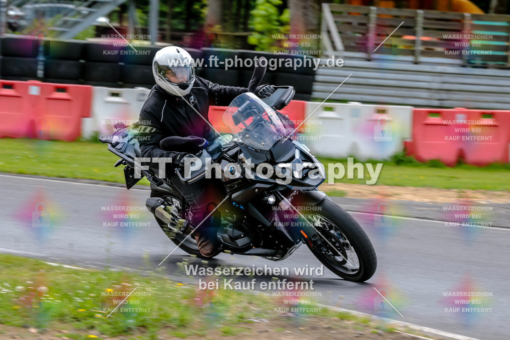 MotoTeamVBK-20841 | Hier findet Ihr Bilder von Touristenfahrten auf der Nürburgring Nordschleife oder von anderen Veranstaltungen die ich besucht habe. Viel Spass beim Durch Schauen 