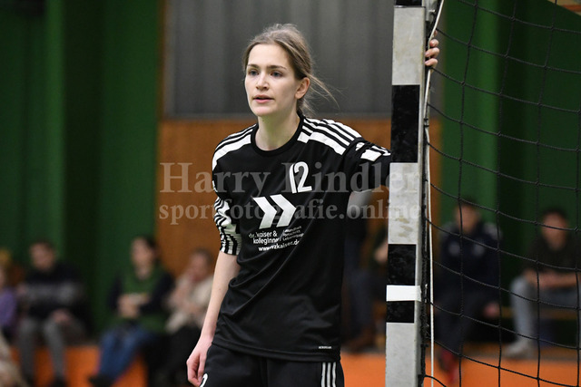 SSG Metten Damen : HSG Straubing | Bot wie immer eine herausragende Leistung: Torfrau Tanja Kraus (SSG Metten Damen #12) - Realisiert mit Pictrs.com