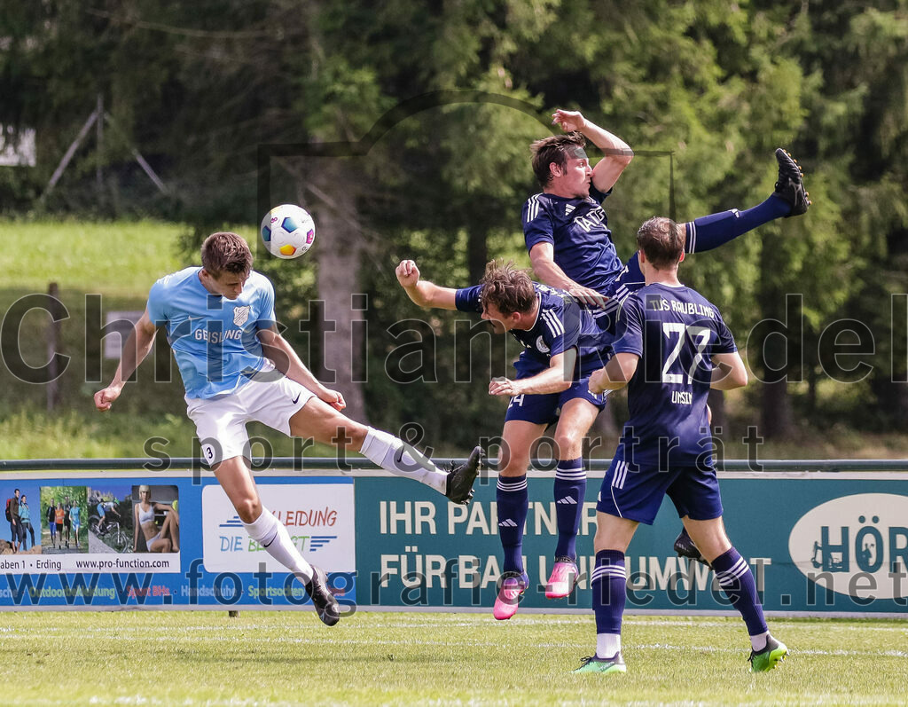 2023-08-26_120_FC_Langengeisling_gegen_TuS_Raubling | Erding, Deutschland, 26.08.2023:
Fußball, Bezirksliga Oberbayern Ost 2023 / 2024, 6. Spieltag, FC Langengeisling gegen TuS Raubling, Endergebnis: 2:0

Niko Simak (FC Langengeisling, #3), Quirin Wolfrum (TuS Raubling, #24), Lukas Schöffel (TuS Raubling, #14), Bastian Unsin (TuS Raubling, #27)

Foto: Christian Riedel / fotografie-riedel.net